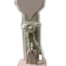 CUORE ROSA SU STAND IN LEGNO PICCOLO CON PENDAGLIO COUNTRY